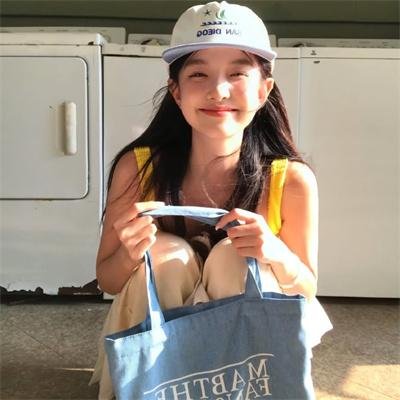 伊菲吉妮娅封面
